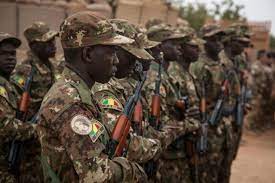 Mali: l’armée au combat à Tessit dans le nord du pays