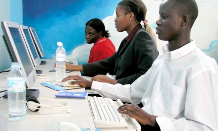 COTE D’IVOIRE : LUTTE CONTRE LA CYBERCRIMINALITE/ Les étudiants formés à la gestion des données privés sur les réseaux sociaux