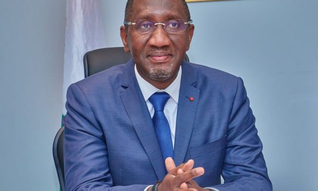 « GOUV’TALK » | La politique industrielle du gouvernement, la lutte contre la vie chère, l’organisation du secteur du commerce en Côte d’Ivoire: le ministre Souleymane Diarrassouba face aux internautes, ce jeudi 14 avril 2022