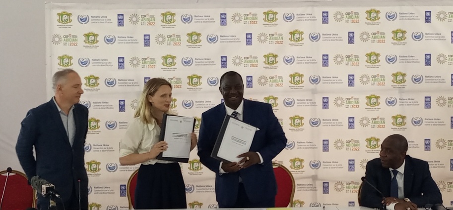 La Côte d’Ivoire et l’Agence française de notation d’impact environnemental Genesis signent un partenariat sur la certification des projets destinés à la restauration des sols.