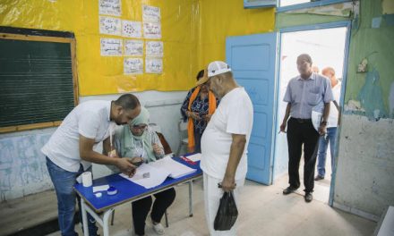 Référendum en Tunisie : journée de vote sans entrain pour adopter la nouvelle Constitution hyperprésidentialiste