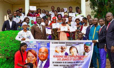 Toumodi-Entrepreneuriat/La Jeune Chambre Internationale et Côte d’Ivoire PME forment 50 femmes et jeunes