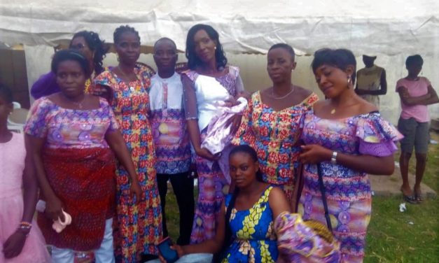 Toumodi/L’Ong  » Les Amazones » soutient un de ses membres a son mariage