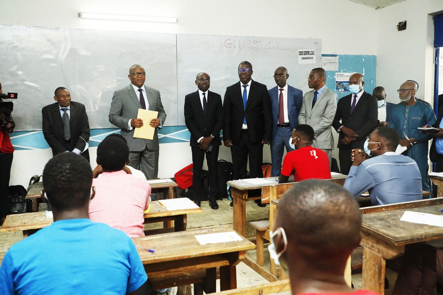 Concours d’entrée à l’Ecole supérieure africaine des Technologies de l’Information et de la Communication (ESATIC): le ministre Amadou Coulibaly lance officiellement les épreuves écrites