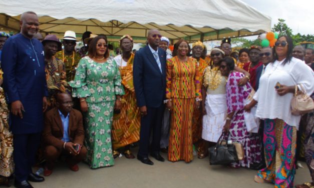 Les ressortissants du District Autonome de la Comoé résidant à Abobo honorent son Excellence Madame la Ministre d’État Kandia CAMARA, maire d’Abobo