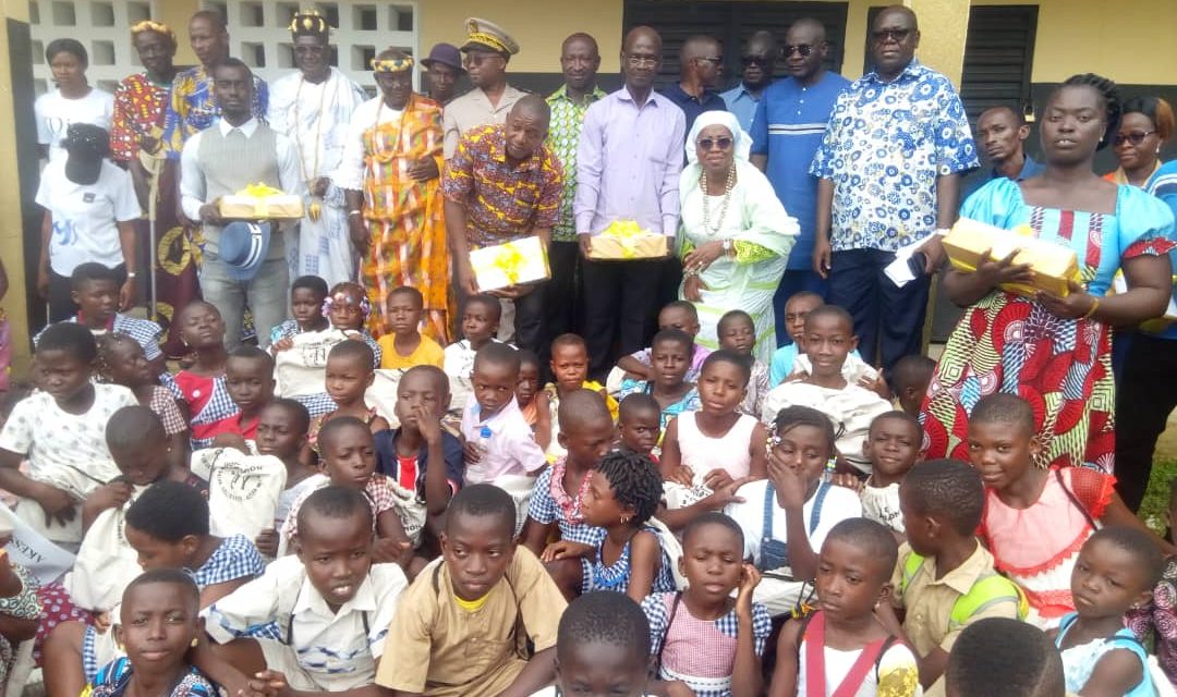 Djanhankro-L’Association Famille Tanoh Anet recompense les meilleurs eleves des villages d’origine de ladite Famille