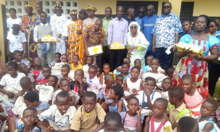 Djanhankro-L’Association Famille Tanoh Anet recompense les meilleurs eleves des villages d’origine de ladite Famille