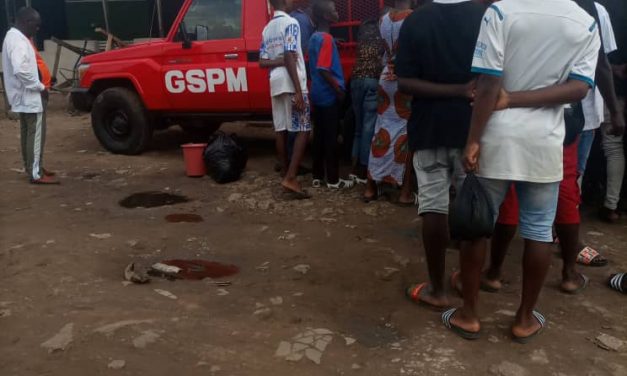 L’EVACUATION DUN MALADE MENTAL CREE L’EMEUTE A ABOBO AVENUE KAZA