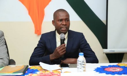 Côte d’Ivoire : L’ecrivain MEKAPEU Ferdinand présente son ouvrage aux populations de Korhogo