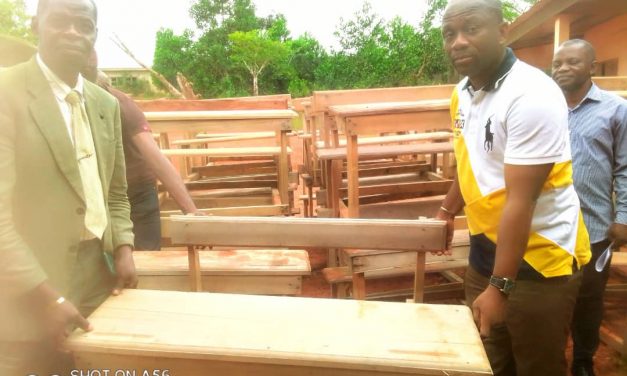 ALEPE Éducation / Des tables bancs offerts au groupe scolaire ALEPE 3 et Akokoi.