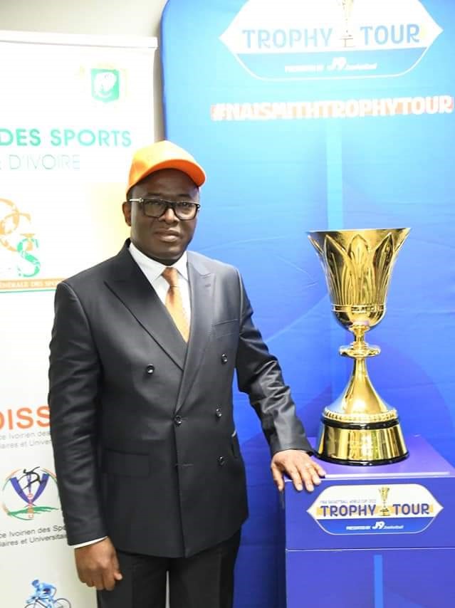 BASKETBALL / FIBBA TROPHY TOUR :LE TROPHEE DE LA COUPE DU MONDE PRÉSENTÉ AU MINISTRE DES SPORTS