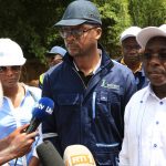 Pénurie d’eau à Yopougon/Le Ministre Bouaké Fofana sur le site défaillant rassurant ‘’ La Sodeci est à pied d’œuvre pour rétablir la situation ‘’