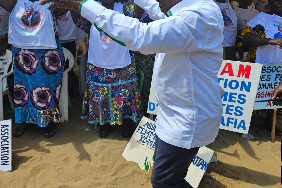 Campagne aux régionales dans la Sud-Comoé/Les populations à Aka Aouélé :  » ici, c’est toi on connaît ! »