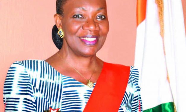Henriette Dagri-Diabate passe la main à Ally Coulibaly…