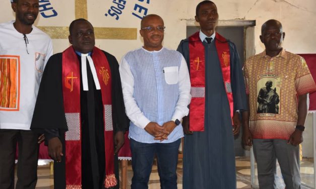 Alépé Eglise Méthodiste unie L’Honorable N’cho Christophe soutient le temple du quartier-village