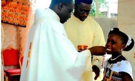 Eglise Catholique: Première communion à notre dame de Cana d’Abobo Agnissankoi