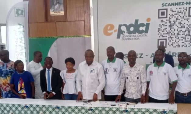 PDCI-Rda en marche  » La Cellule Nationale des Enseignants de Cote d’Ivoire pour Tidiane Thiam  » en visite a la Maison du Parti.