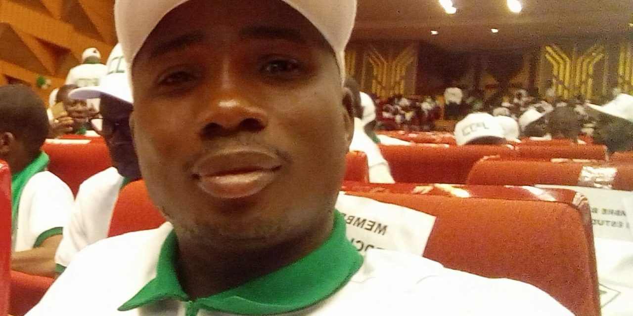 Toumodi-Jpdci Estudiantine et Scolaire. Depuis Toumodi, les militants crient;  » Notre candidat pour la présidentielle est unique. Tidiane Thiam. »