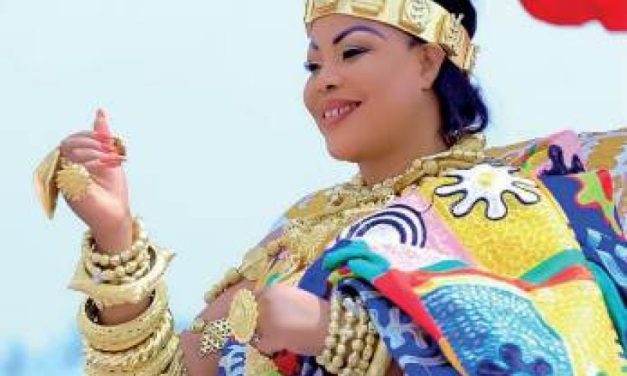 Côte d’Ivoire/ Élection Présidentielle 2025 : Sa Majesté Nana Kyeremaa Abrafikoto appelle à une élection apaisée en Côte d’Ivoire